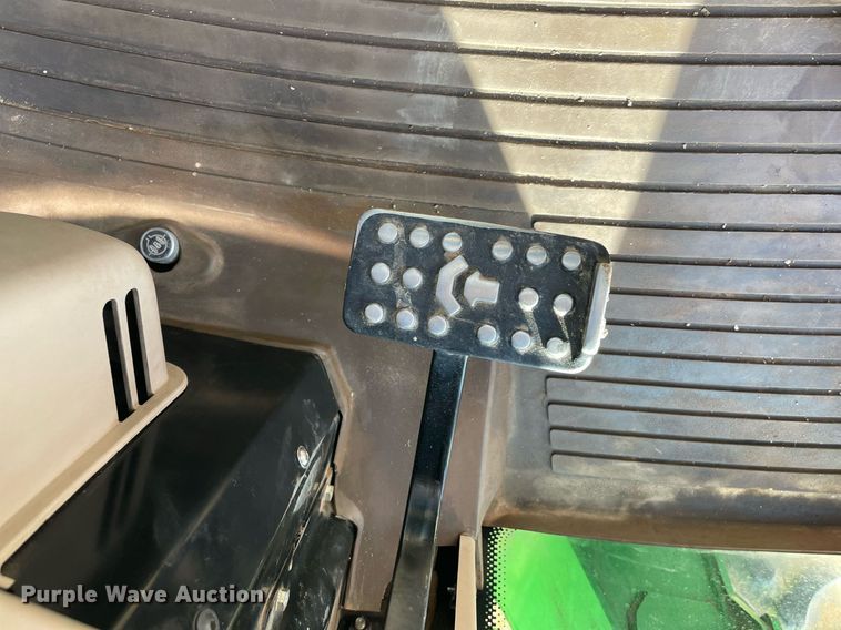 image for item LV9257 2009 John Deere 7130 Premium  MFWD tractor