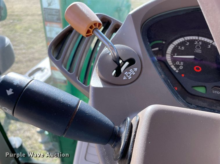 image for item LV9257 2009 John Deere 7130 Premium  MFWD tractor