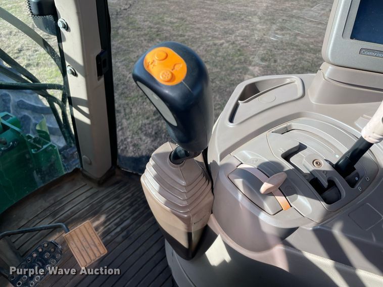 image for item LV9257 2009 John Deere 7130 Premium  MFWD tractor