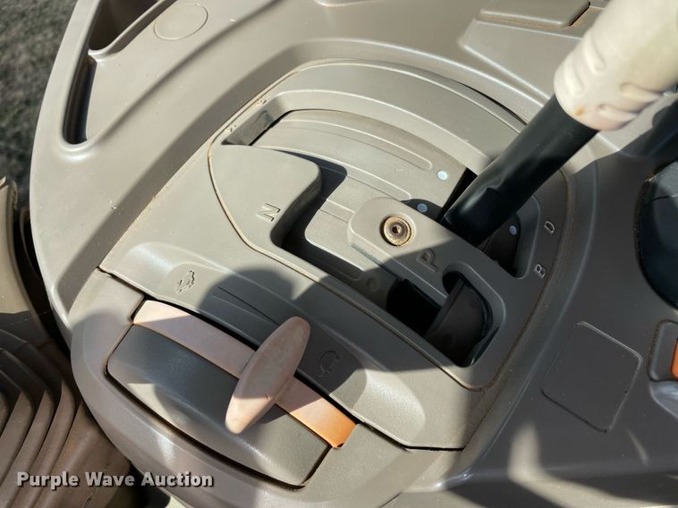 image for item LV9257 2009 John Deere 7130 Premium  MFWD tractor