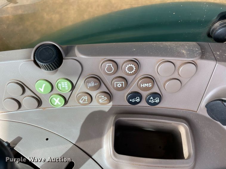 image for item LV9257 2009 John Deere 7130 Premium  MFWD tractor