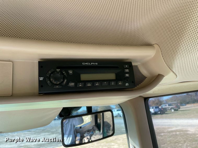 image for item LV9257 2009 John Deere 7130 Premium  MFWD tractor