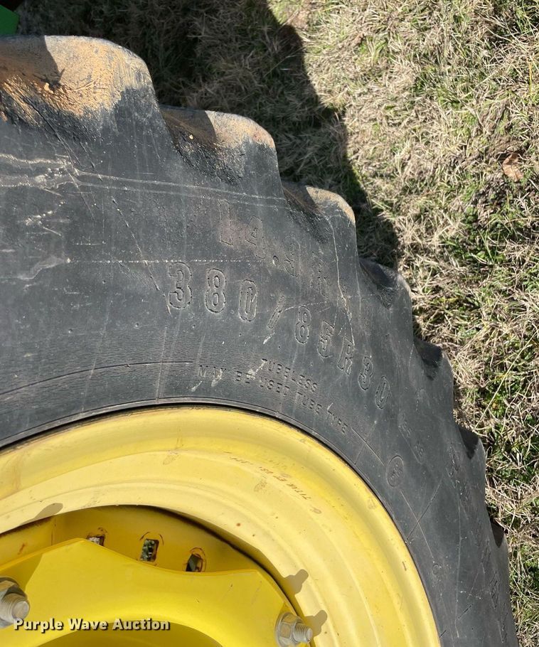 image for item LV9257 2009 John Deere 7130 Premium  MFWD tractor