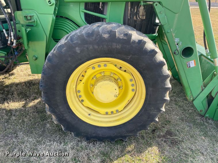 image for item LV9257 2009 John Deere 7130 Premium  MFWD tractor