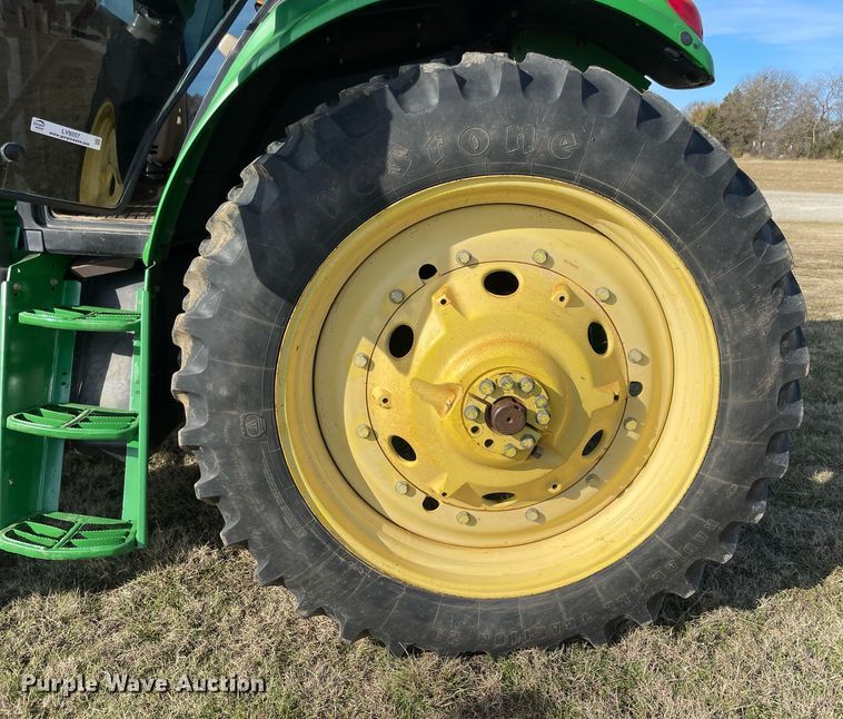 image for item LV9257 2009 John Deere 7130 Premium  MFWD tractor