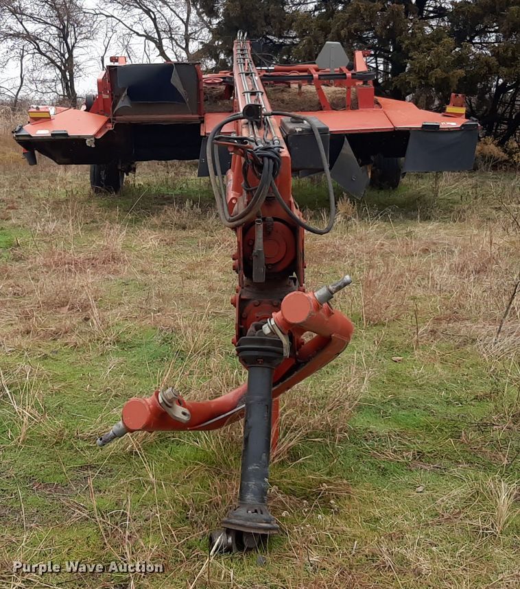 image for item LX9892 2011 New Holland H7460  windrower