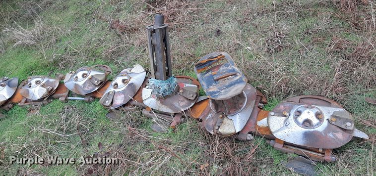 image for item LX9892 2011 New Holland H7460  windrower