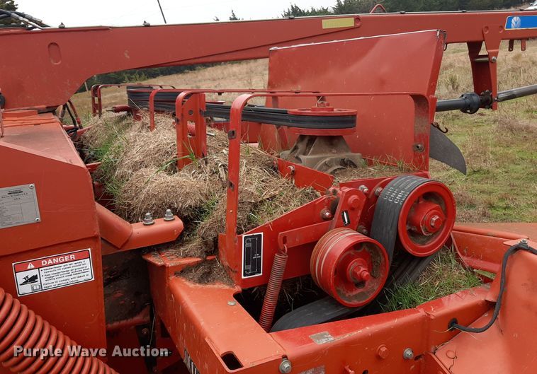 image for item LX9892 2011 New Holland H7460  windrower