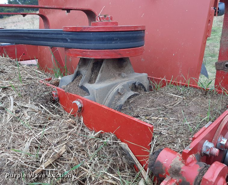 image for item LX9892 2011 New Holland H7460  windrower