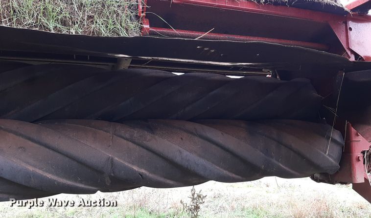 image for item LX9892 2011 New Holland H7460  windrower