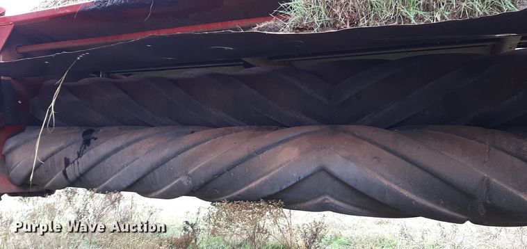 image for item LX9892 2011 New Holland H7460  windrower