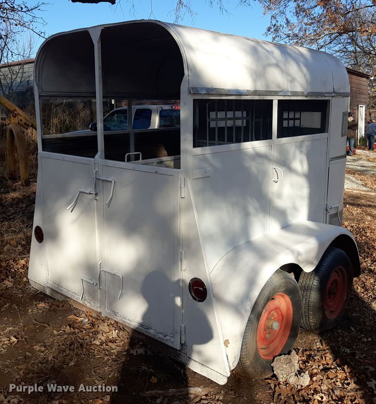 image for item LX9911 Livestock trailer