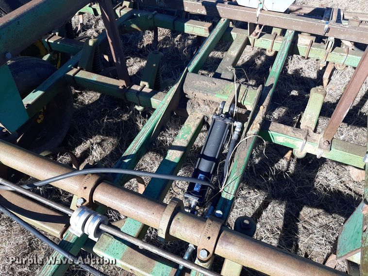 image for item LX9944 John Deere 1010  field cultivator