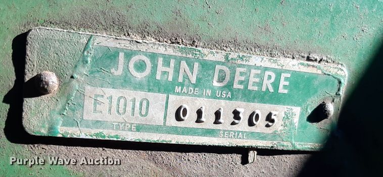 image for item LX9944 John Deere 1010  field cultivator