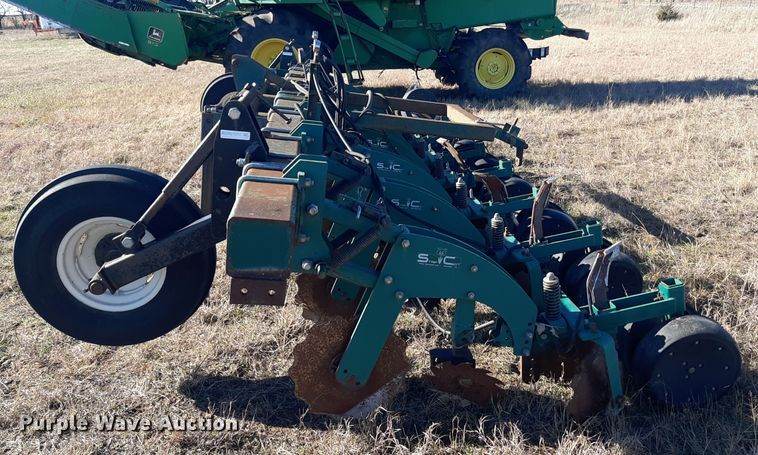 image for item LX9946 Moore-built  strip-till