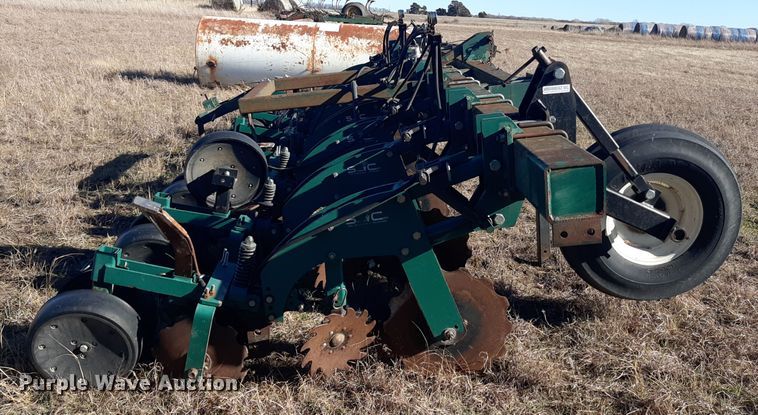 image for item LX9946 Moore-built  strip-till