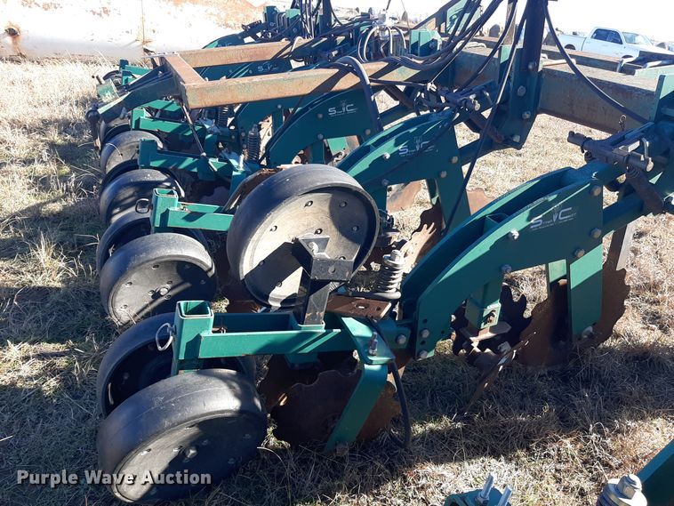 image for item LX9946 Moore-built  strip-till