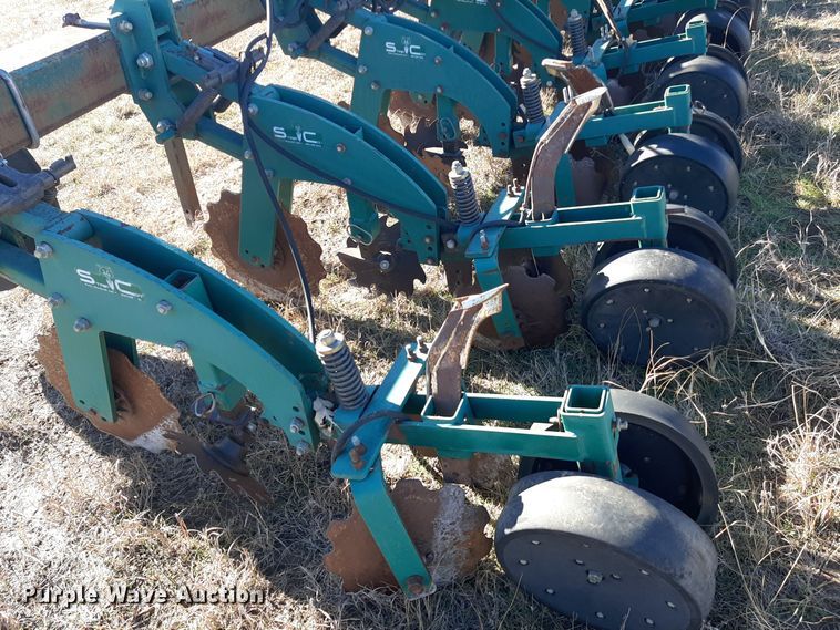 image for item LX9946 Moore-built  strip-till