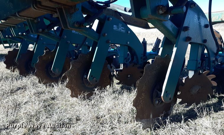 image for item LX9946 Moore-built  strip-till