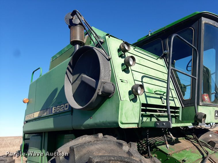 image for item LX9947 John Deere 6620 Titan II  RWA combine