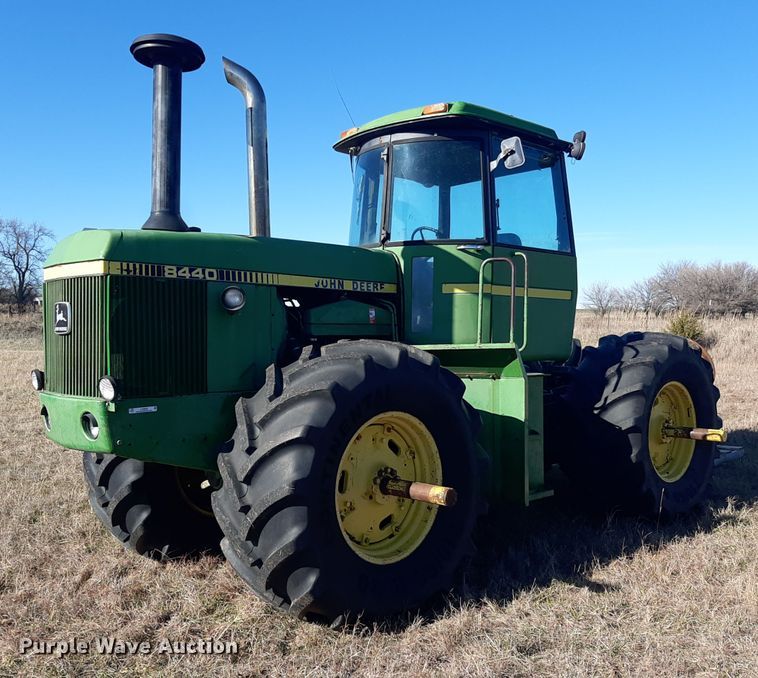 image for item LX9948 1976 John Deere 8440  4WD tractor