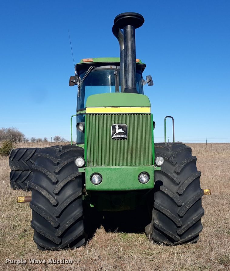 image for item LX9948 1976 John Deere 8440  4WD tractor