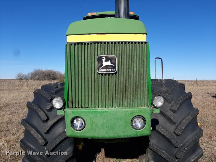 image for item LX9948 1976 John Deere 8440  4WD tractor