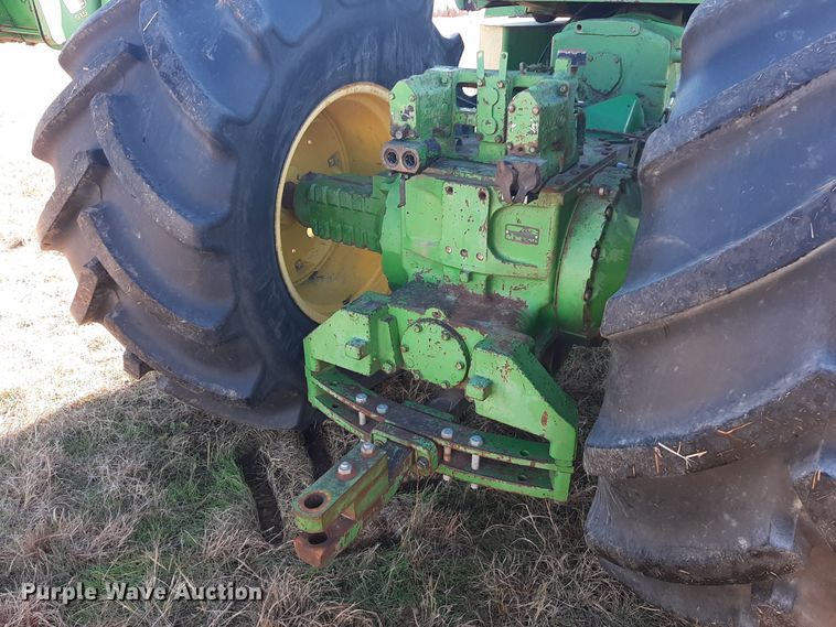 image for item LX9948 1976 John Deere 8440  4WD tractor