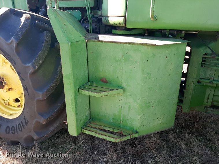 image for item LX9948 1976 John Deere 8440  4WD tractor