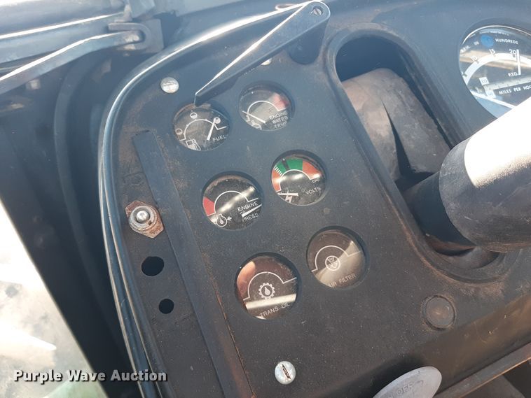 image for item LX9948 1976 John Deere 8440  4WD tractor