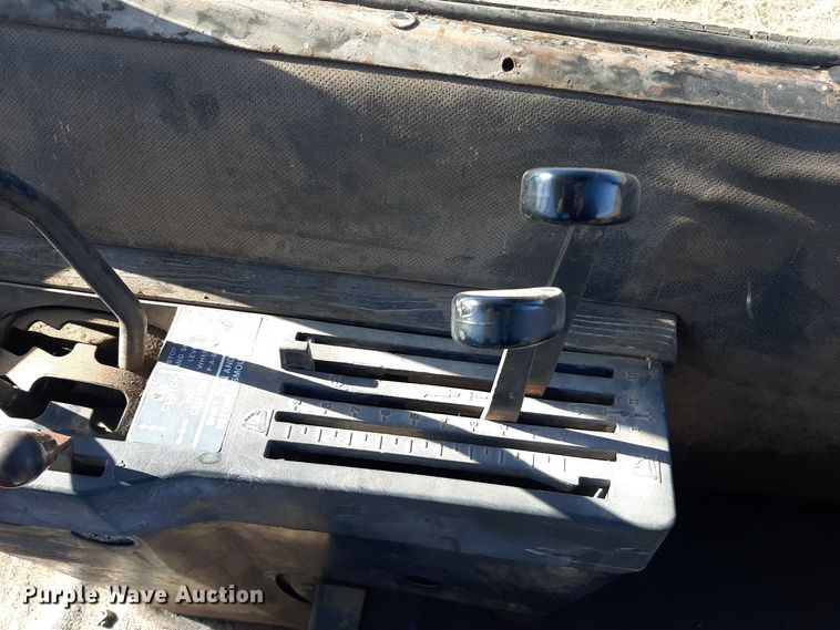 image for item LX9948 1976 John Deere 8440  4WD tractor