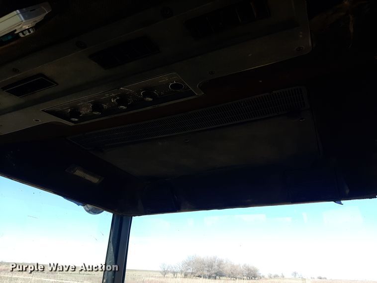 image for item LX9948 1976 John Deere 8440  4WD tractor