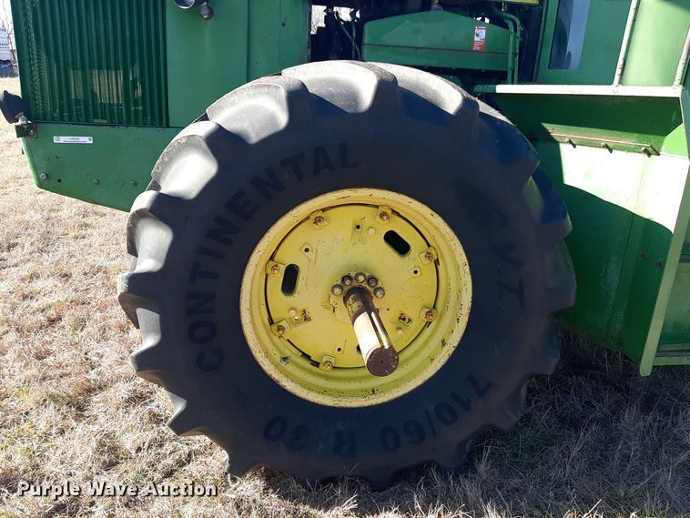 image for item LX9948 1976 John Deere 8440  4WD tractor