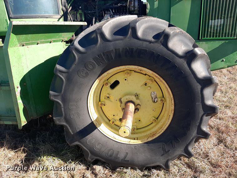 image for item LX9948 1976 John Deere 8440  4WD tractor