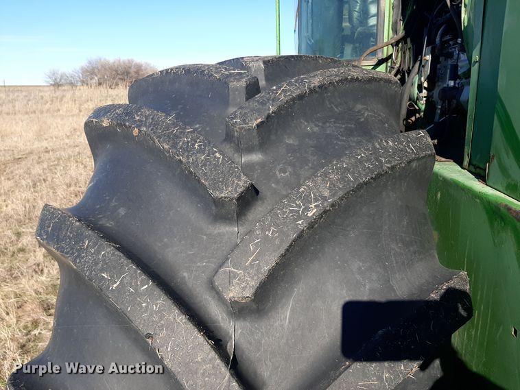 image for item LX9948 1976 John Deere 8440  4WD tractor