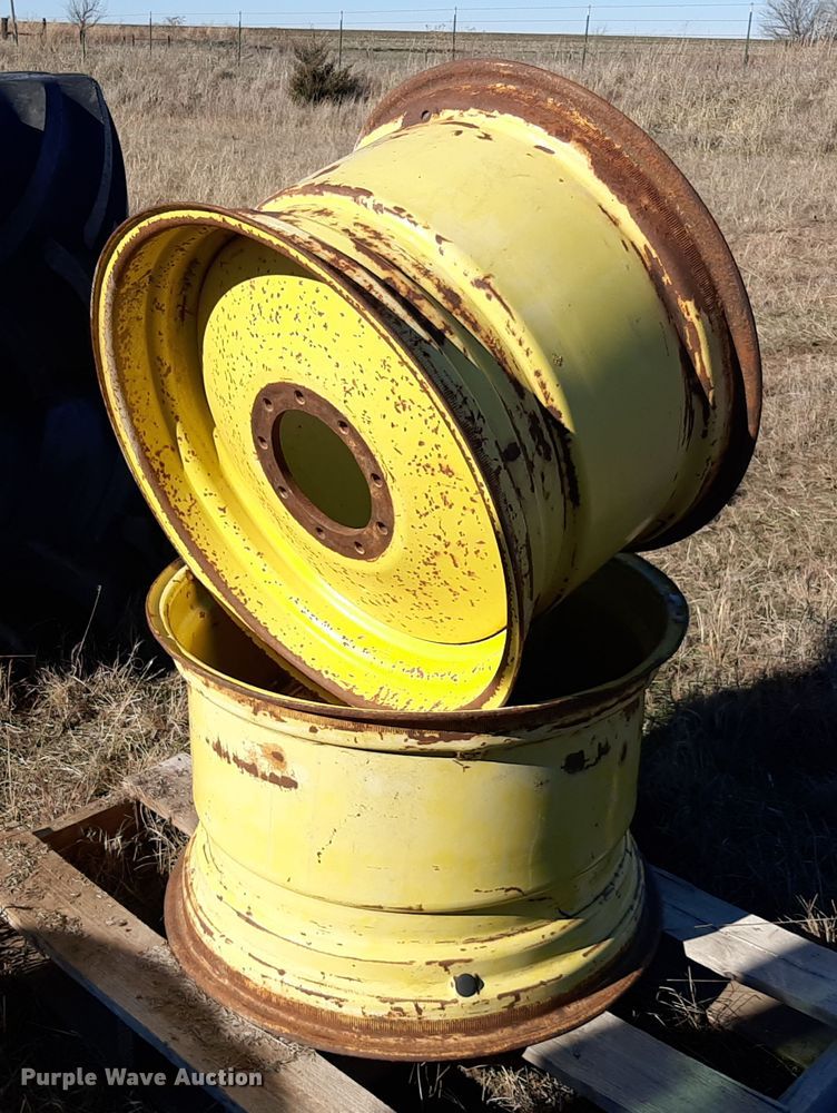 image for item LX9948 1976 John Deere 8440  4WD tractor