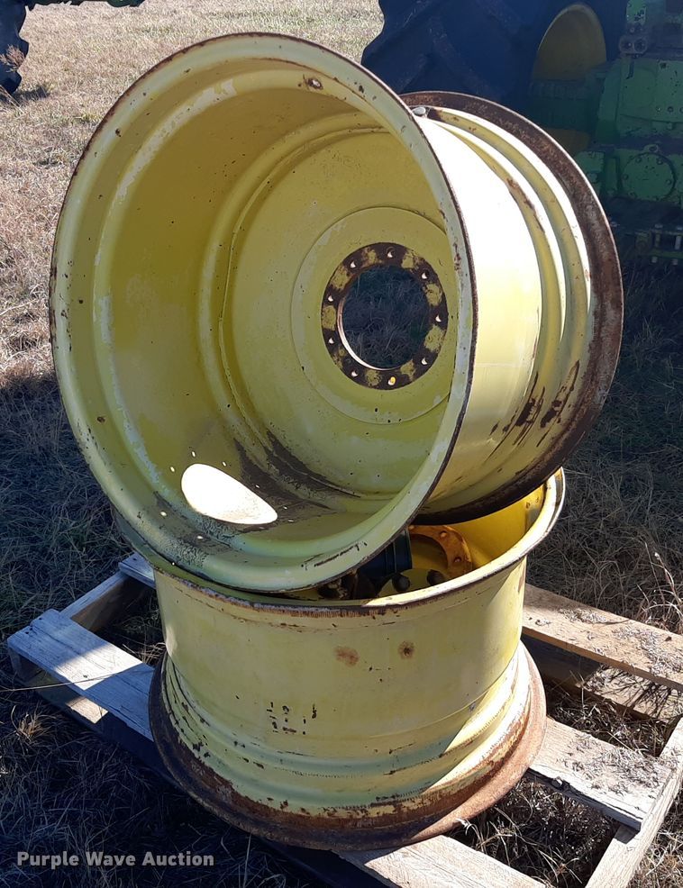 image for item LX9948 1976 John Deere 8440  4WD tractor