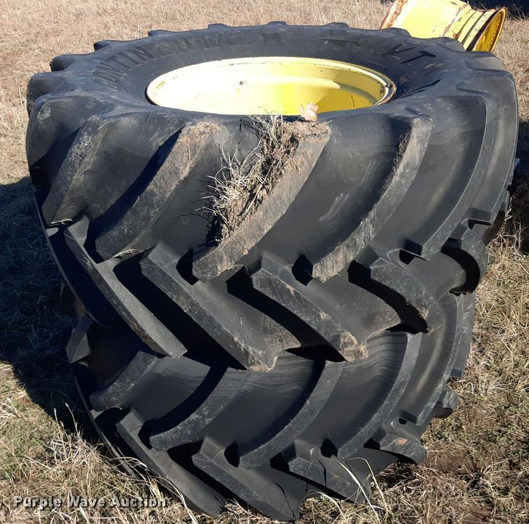 image for item LX9948 1976 John Deere 8440  4WD tractor