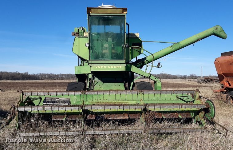 image for item LX9949 John Deere 95  combine