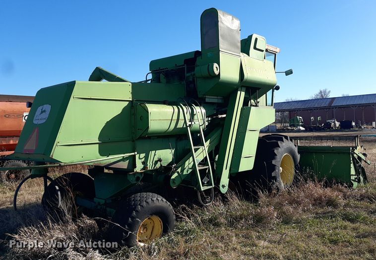 image for item LX9949 John Deere 95  combine