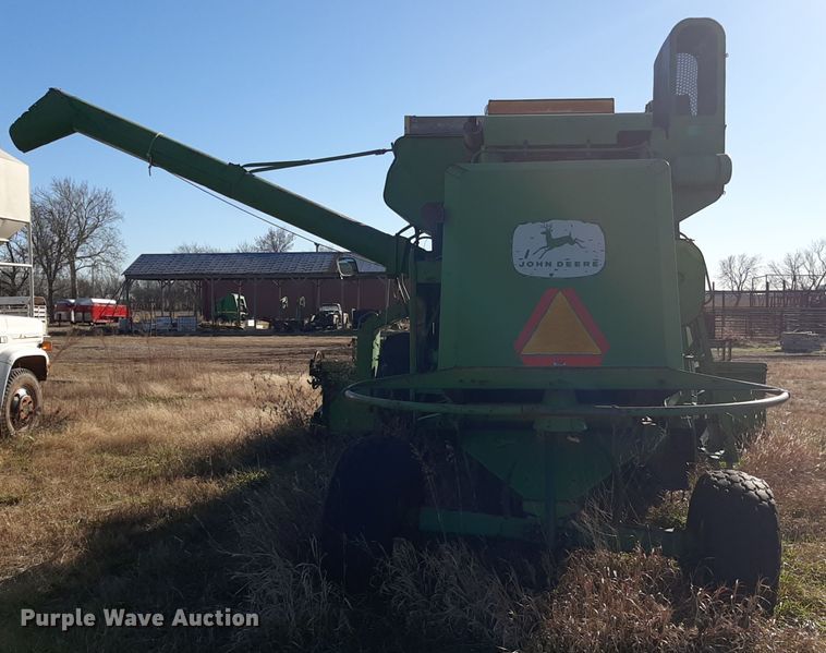 image for item LX9949 John Deere 95  combine