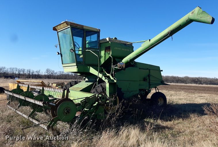 image for item LX9949 John Deere 95  combine