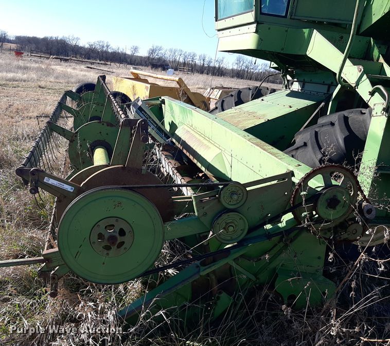 image for item LX9949 John Deere 95  combine