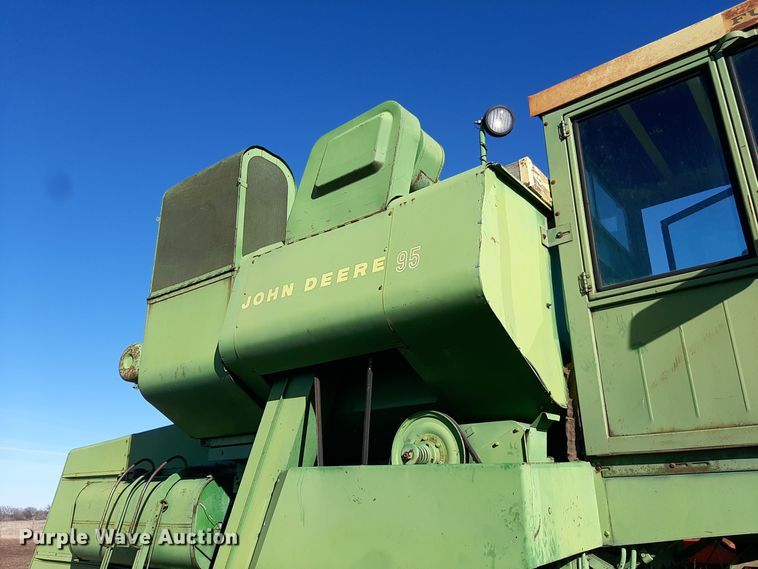 image for item LX9949 John Deere 95  combine