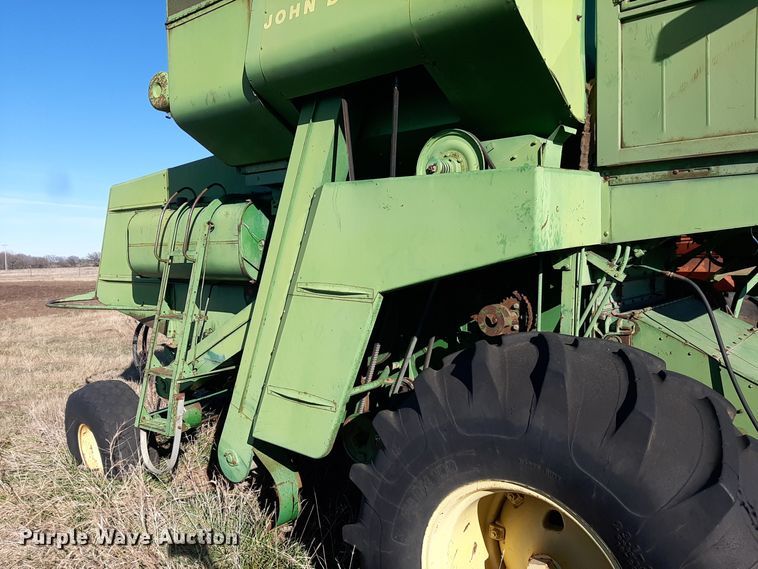 image for item LX9949 John Deere 95  combine