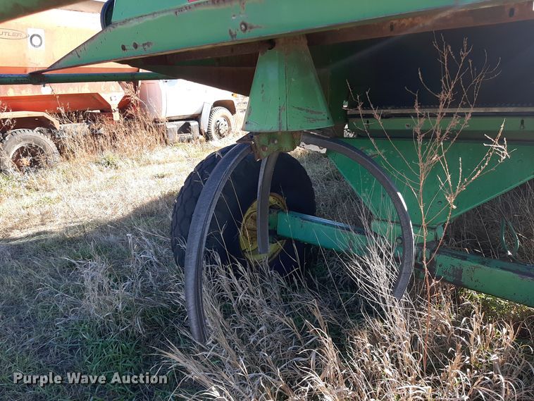 image for item LX9949 John Deere 95  combine