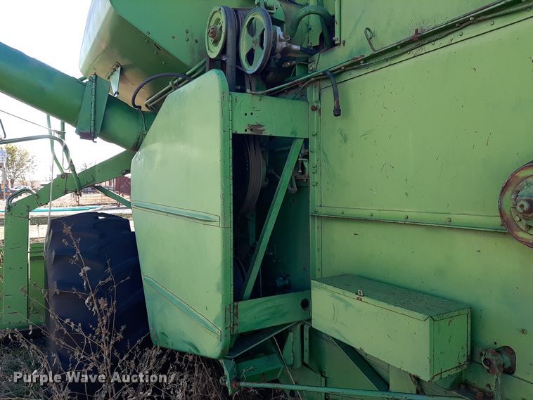 image for item LX9949 John Deere 95  combine