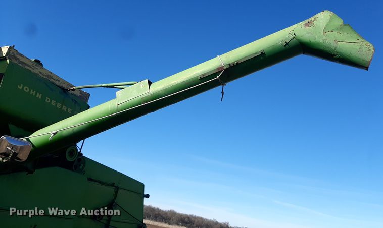 image for item LX9949 John Deere 95  combine