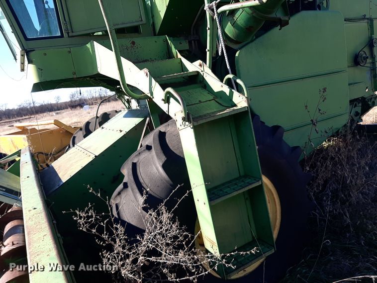 image for item LX9949 John Deere 95  combine