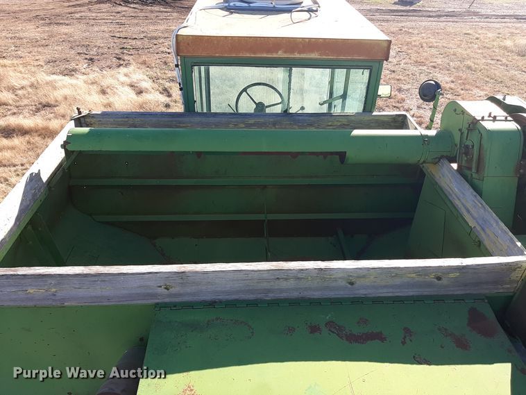 image for item LX9949 John Deere 95  combine